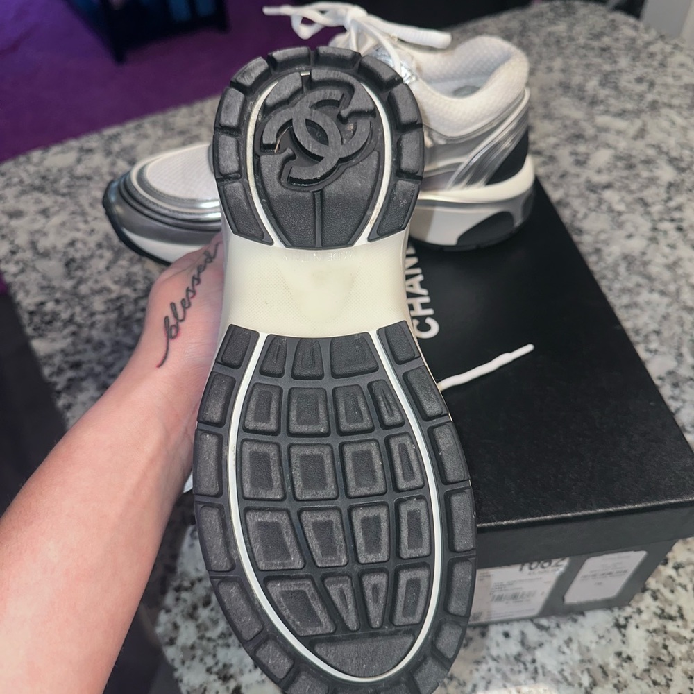 Chanel CC sneakers/ tennis shoes - Picture 4 of 16
